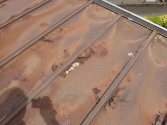 錆び付いているトタン屋根